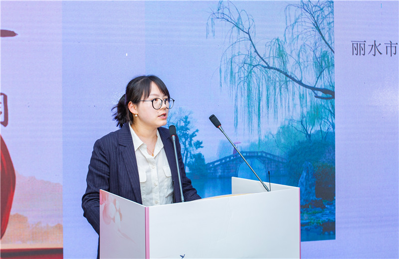 李伟红.jpg