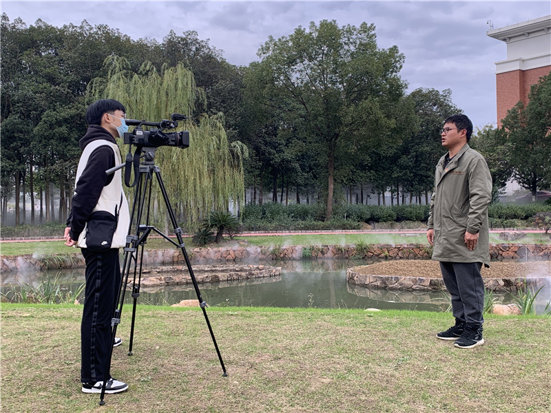 陈道门社区党委书记汤志毅.jpg